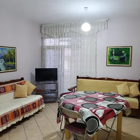 Sweet Apartment *